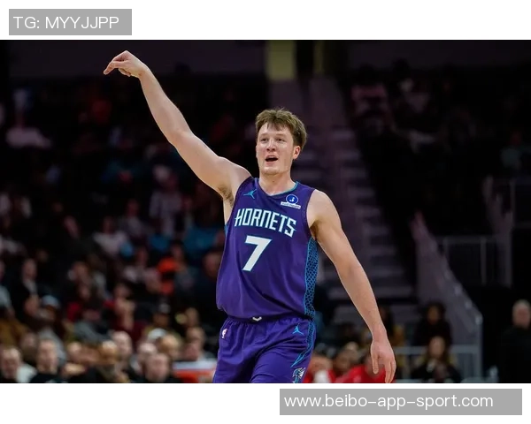 克尼佩尔表现抢眼11投6中斩获19分10篮板9助攻接近三双